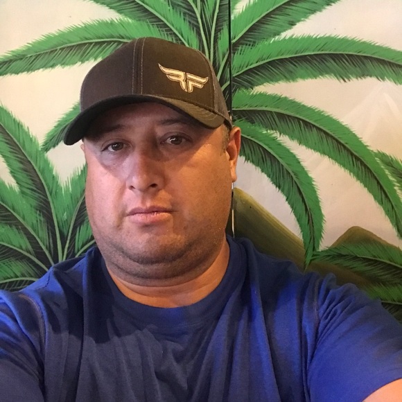 Meet your Posher, Rolando - Picture 1 of 1