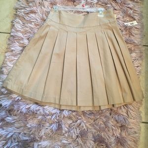 Old Navy khaki pleated skirt