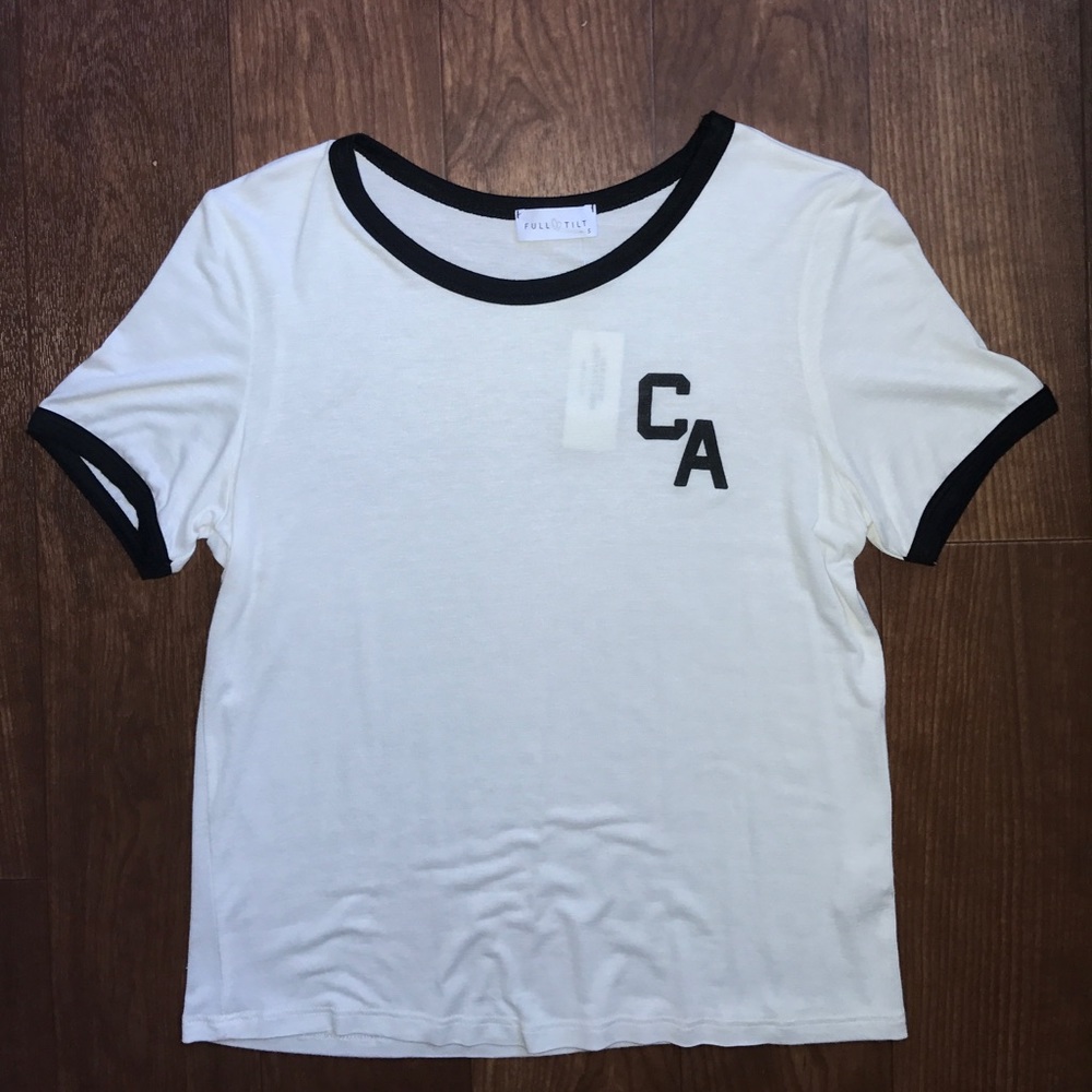 Tillys super cute CA tee