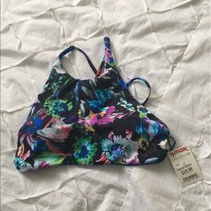 🚨NWT 🚨 Criss Cross Halter Bathing Suit Top