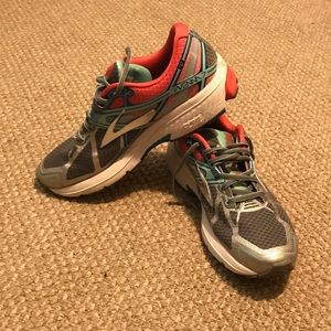Brooks Running Ravenna 7 size 9.5 like new