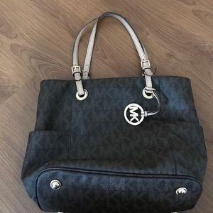 Michael Kors Jet Set Signature Bag