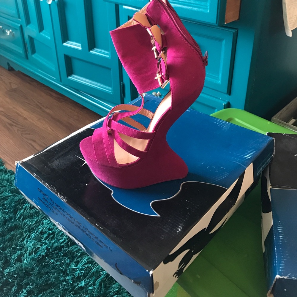 Heelless platform heels