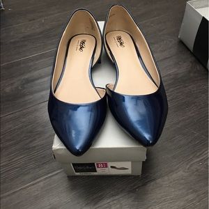 Pointy toe blue flats