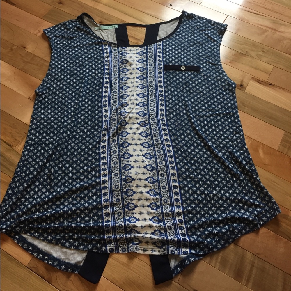 Maurice's Large Button-Back Shirt