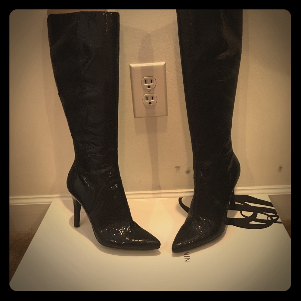 Nine West Tall Boots. Black snakes skin pattern.
