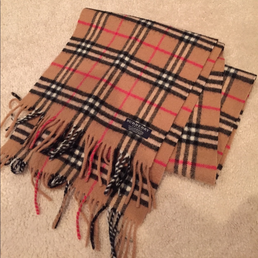 Burberry wool scarf