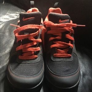 Mens Nike Takos sz 9 worn once