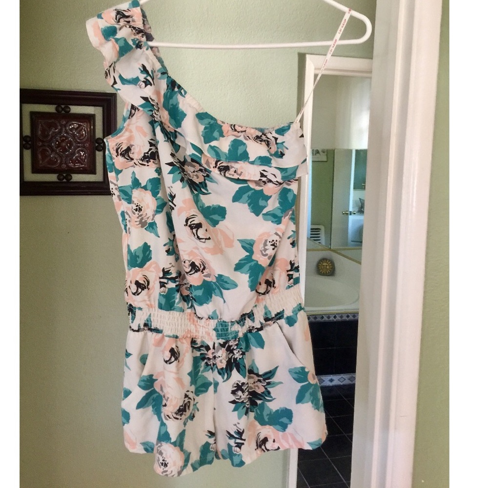 Guess🌸Floral Romper🌸