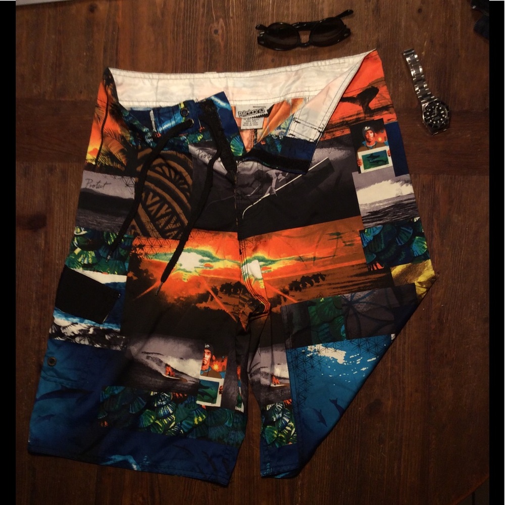 Billabong board shorts. (30w)