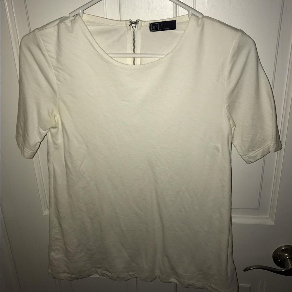 White zip up fancy tshirt