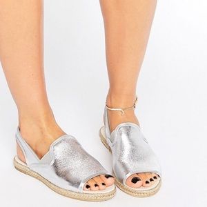 ✖️✖️SOLD✖️✖️ Metallic Silver Sandals Espadrilles