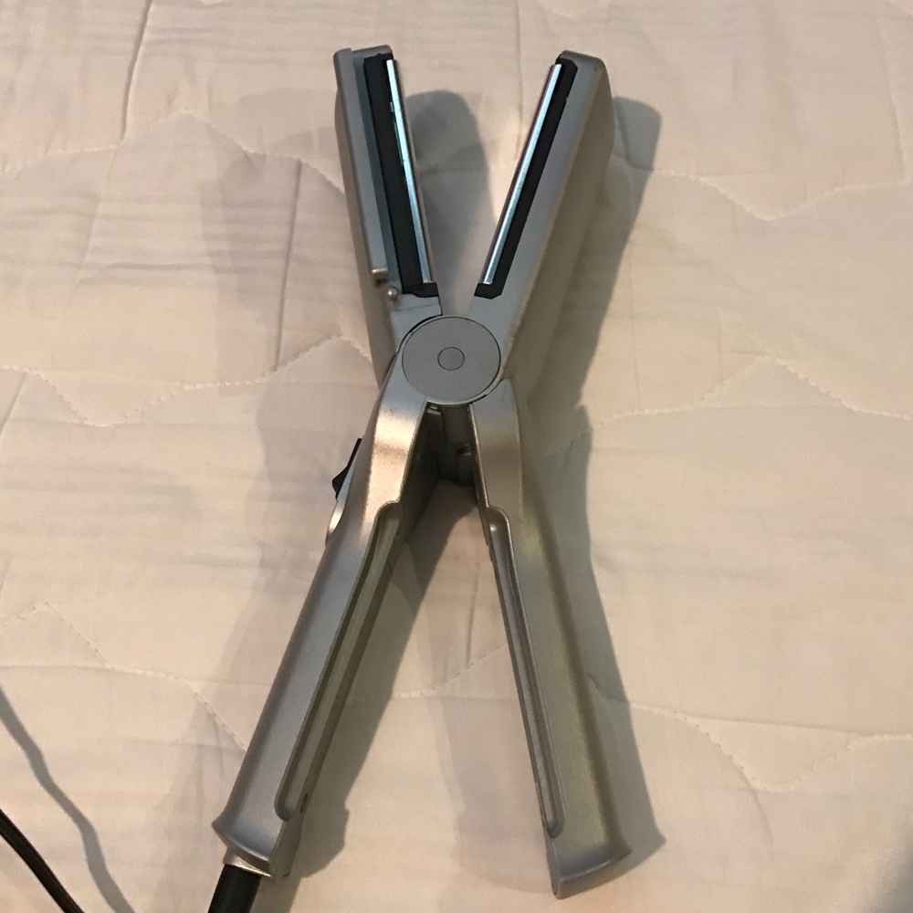 Conair wide 2" straightener / flat iron