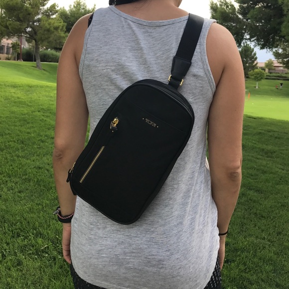 Tumi Mila Small Sling VOYAGEUR Black - Picture 7 of 8