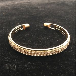 NWT Very Pretty Open Bangle Bracelet