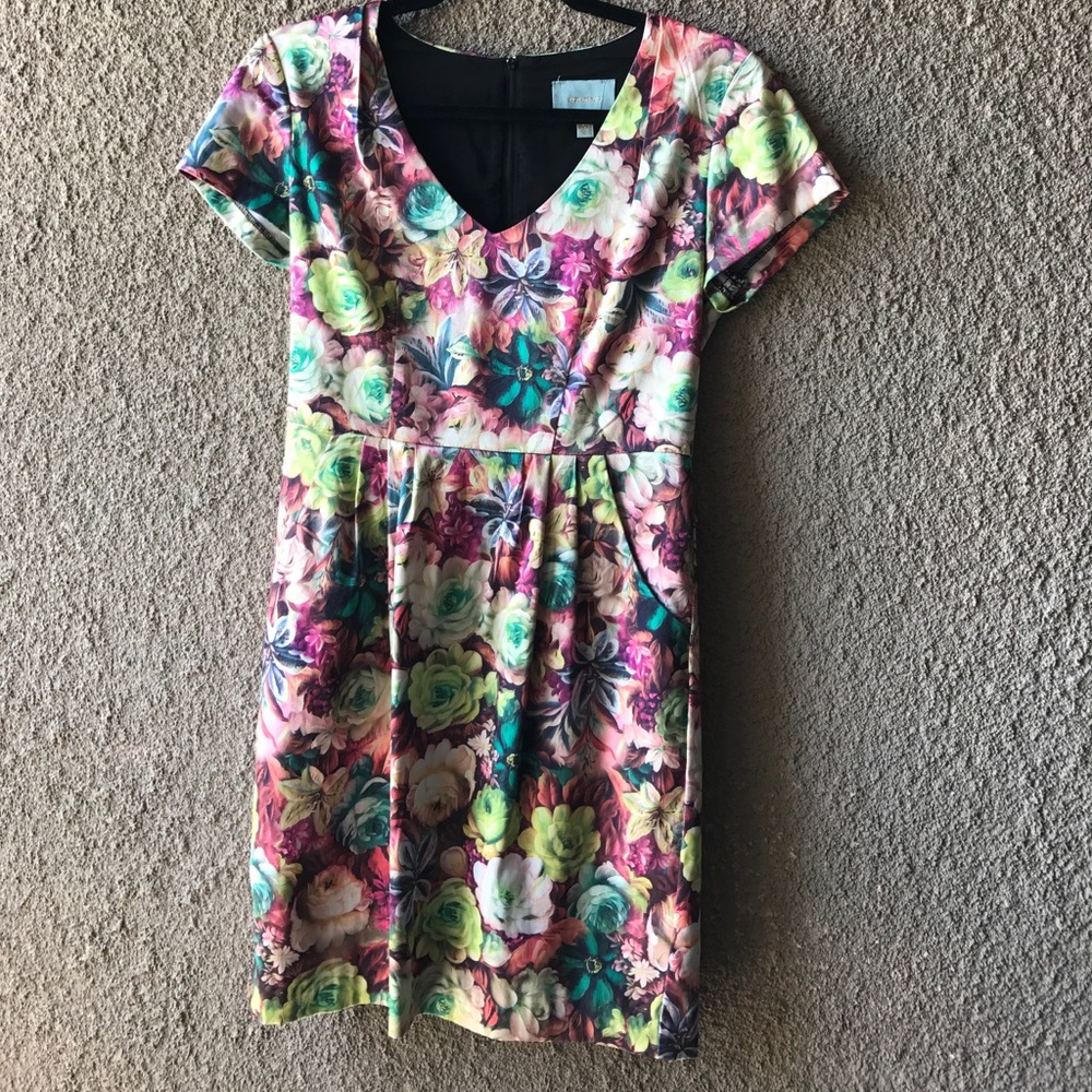 🌺SALE🌺Floral Mini Dress with Pockets 👗