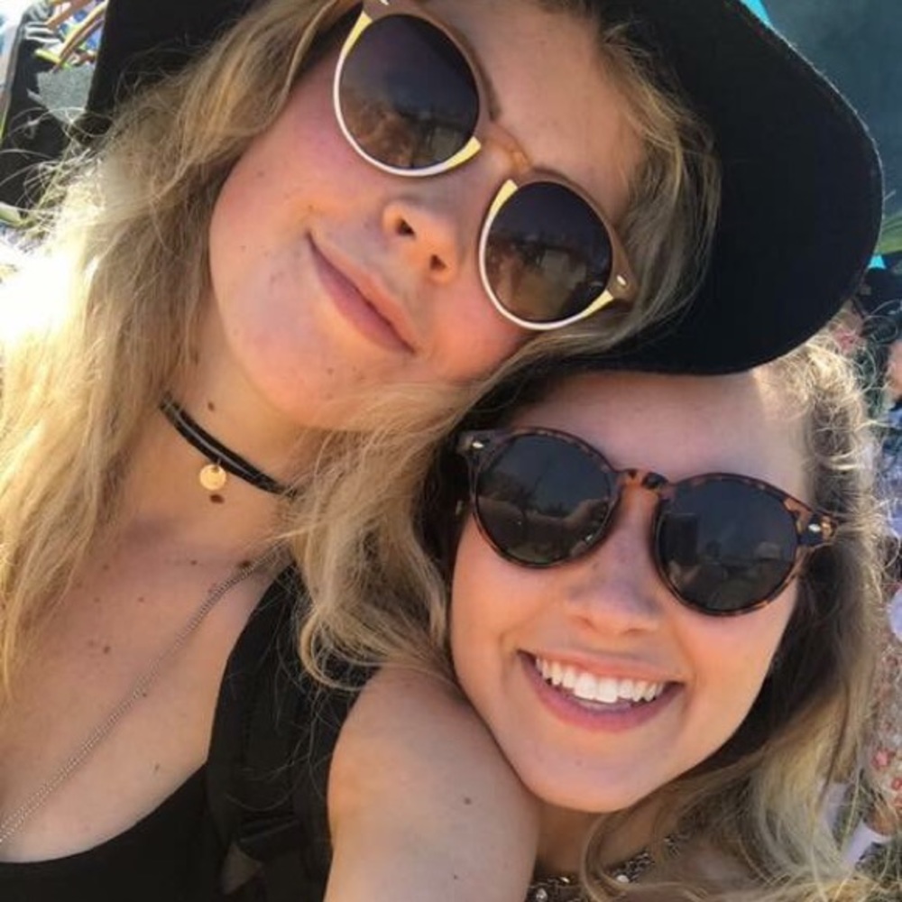 Meet your Posher, Abby