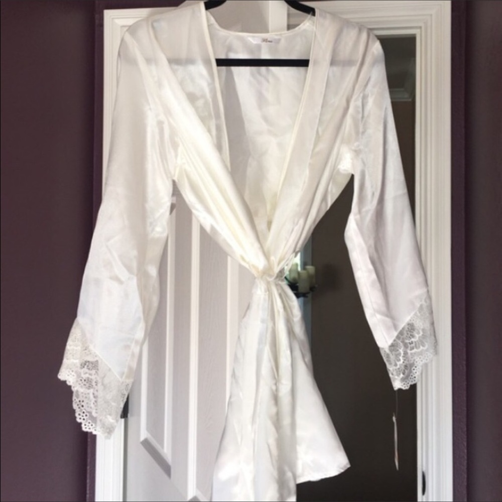 Flora Nikeooz ivory chemise and robe set sz small