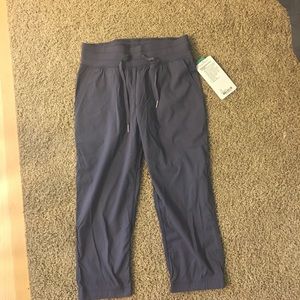 NWT Lululemon dance studio crop