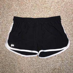 Black Under Armor shorts!!