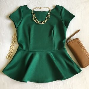 🔵 Bisou Bisou emerald green peplum top