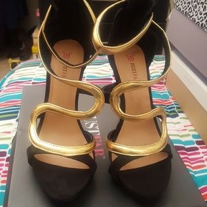 Black and Gold Heels / Just Fab