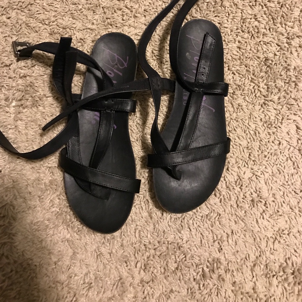 Stra pot black sandles