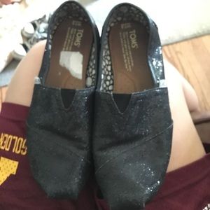 Black toms