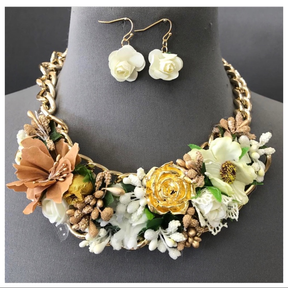 Floral chain necklace