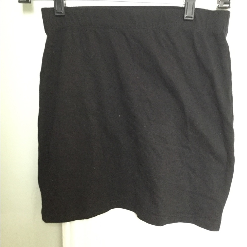 Form fitting mini-skirt