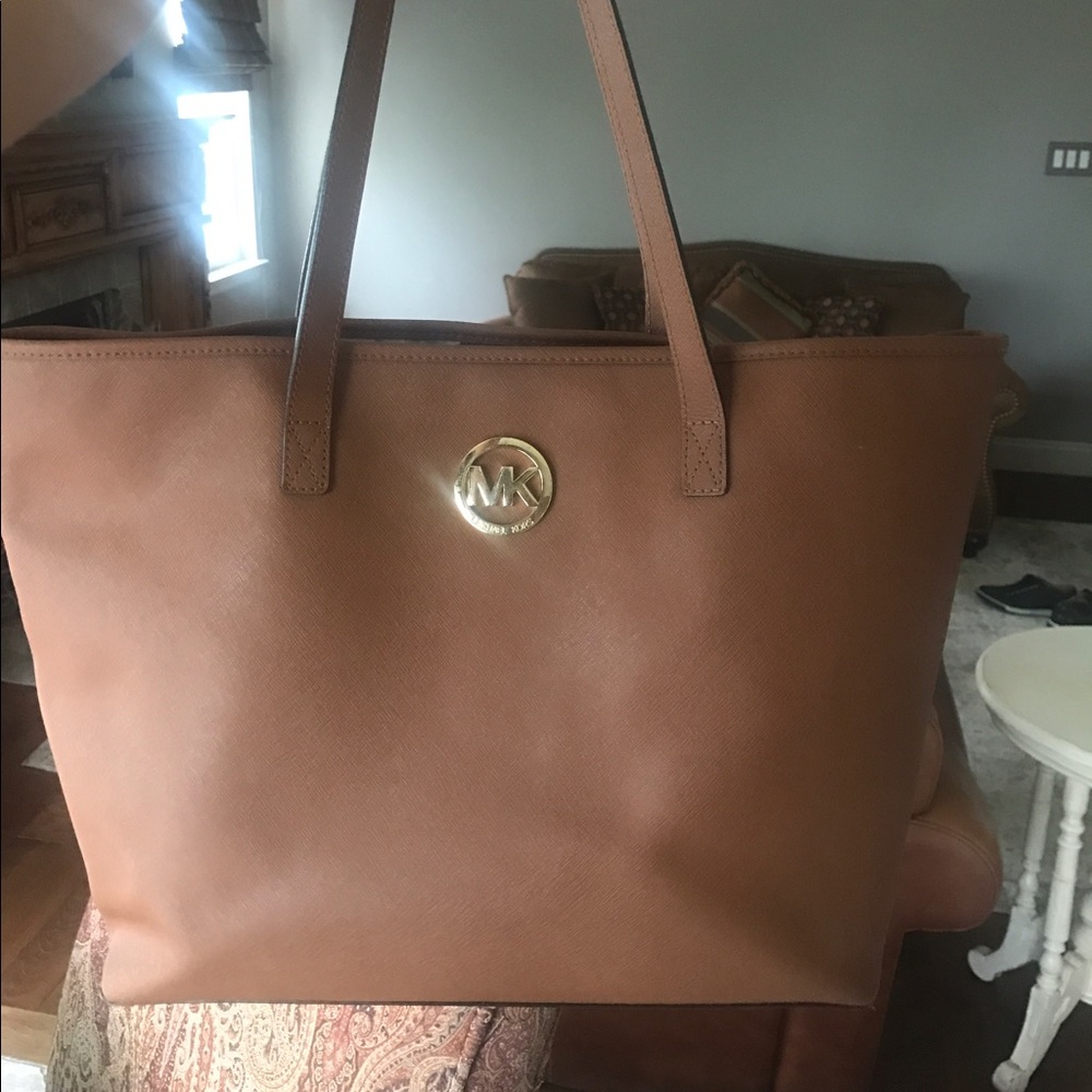 Michael Kors Jet Set Travel Saffiano Leather Tote