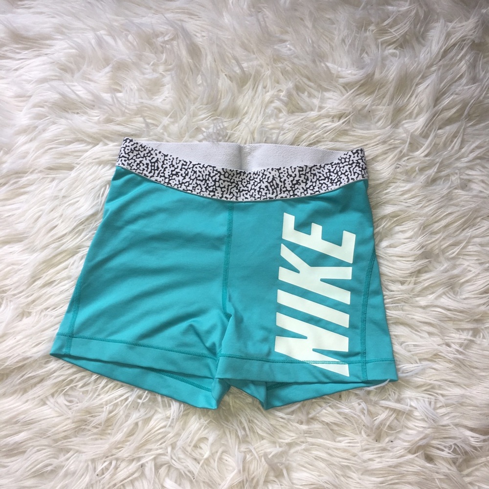 Nike pro