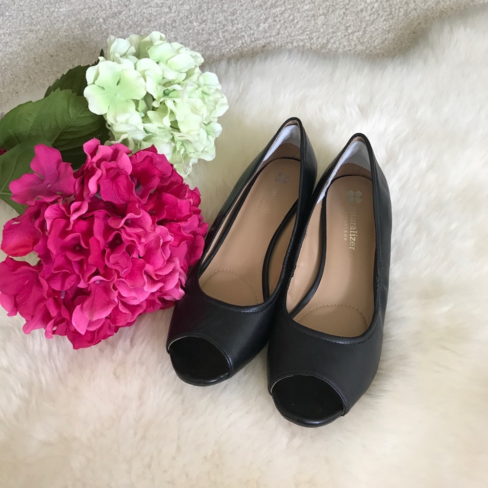 NEW. Black leather wedge heels. Comfortable for wide feet