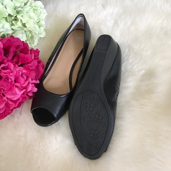 NEW. Black leather wedge heels. Comfortable for wide feet - Picture 2 of 3