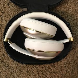 Beats witless studio headphone