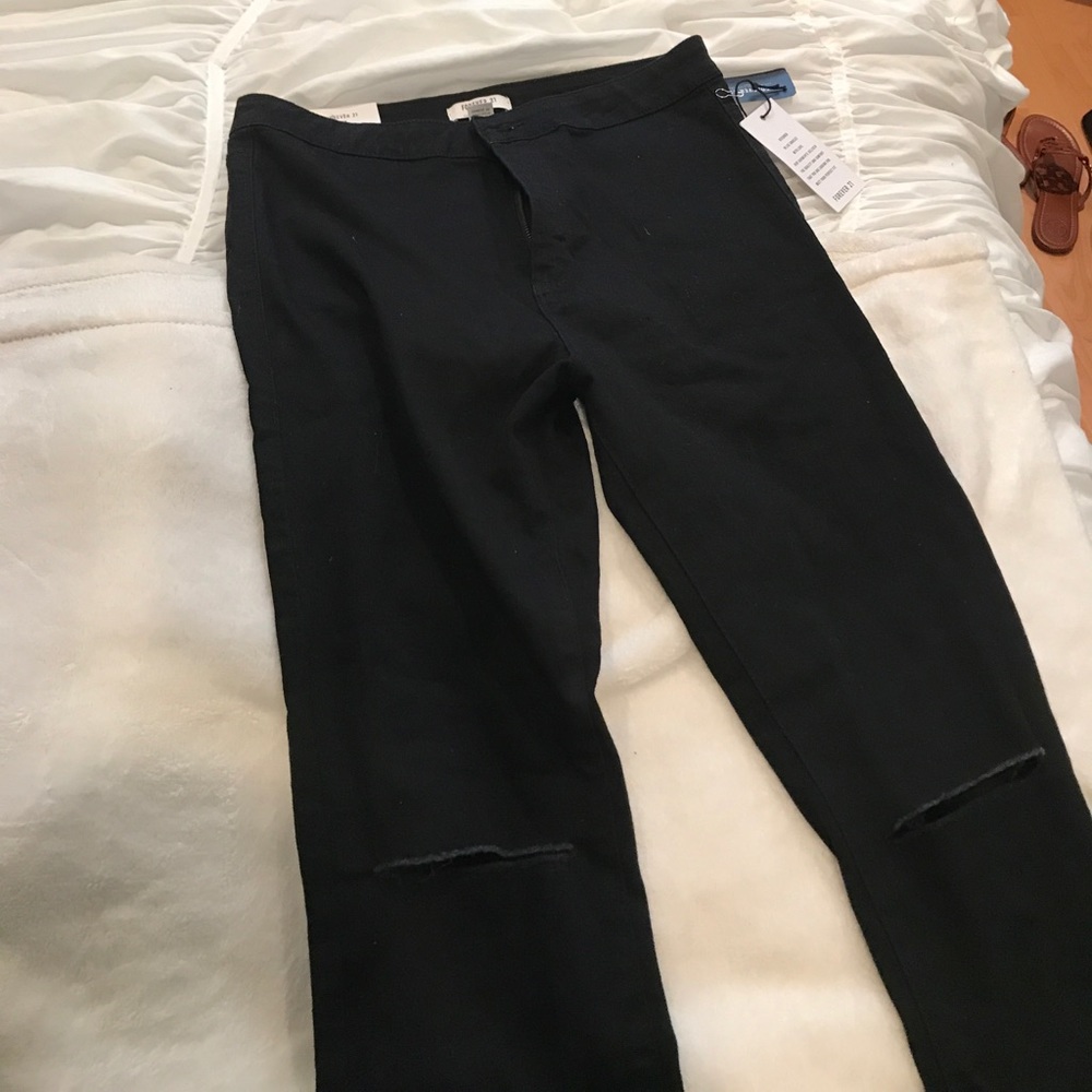 NWT ripped black jeans!