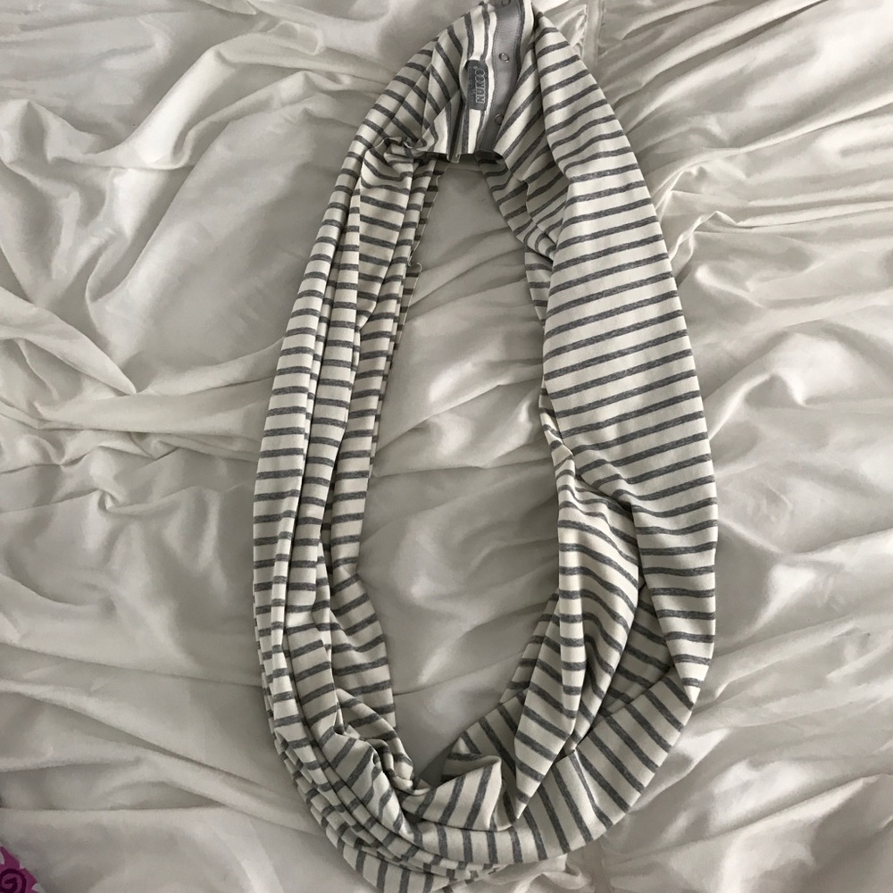 Nuroo Nursing Scarf
