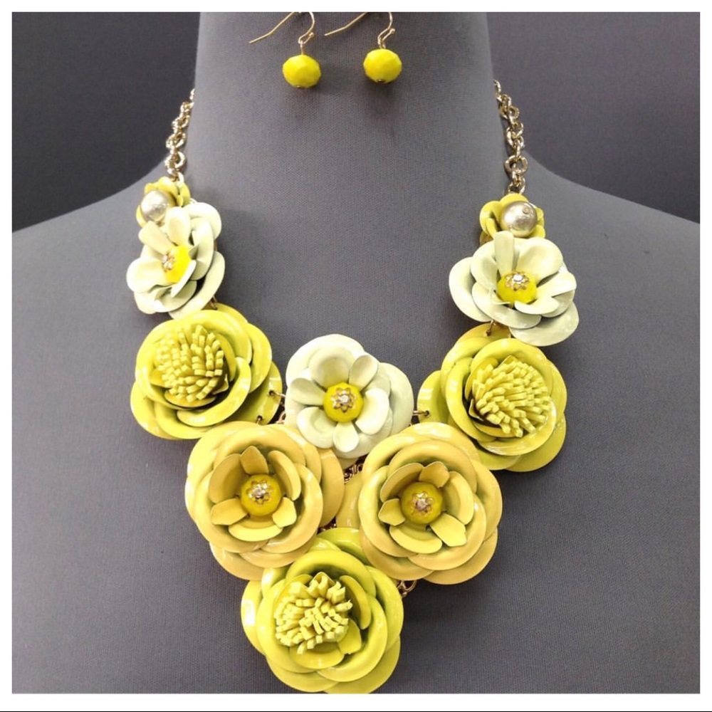 Yellow flower necklace