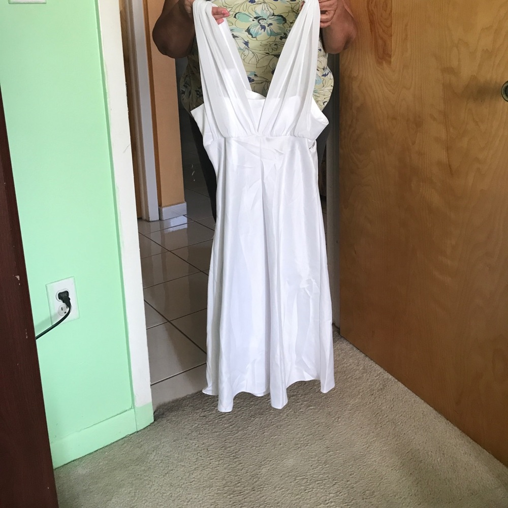 Dress - Picture 2 of 4