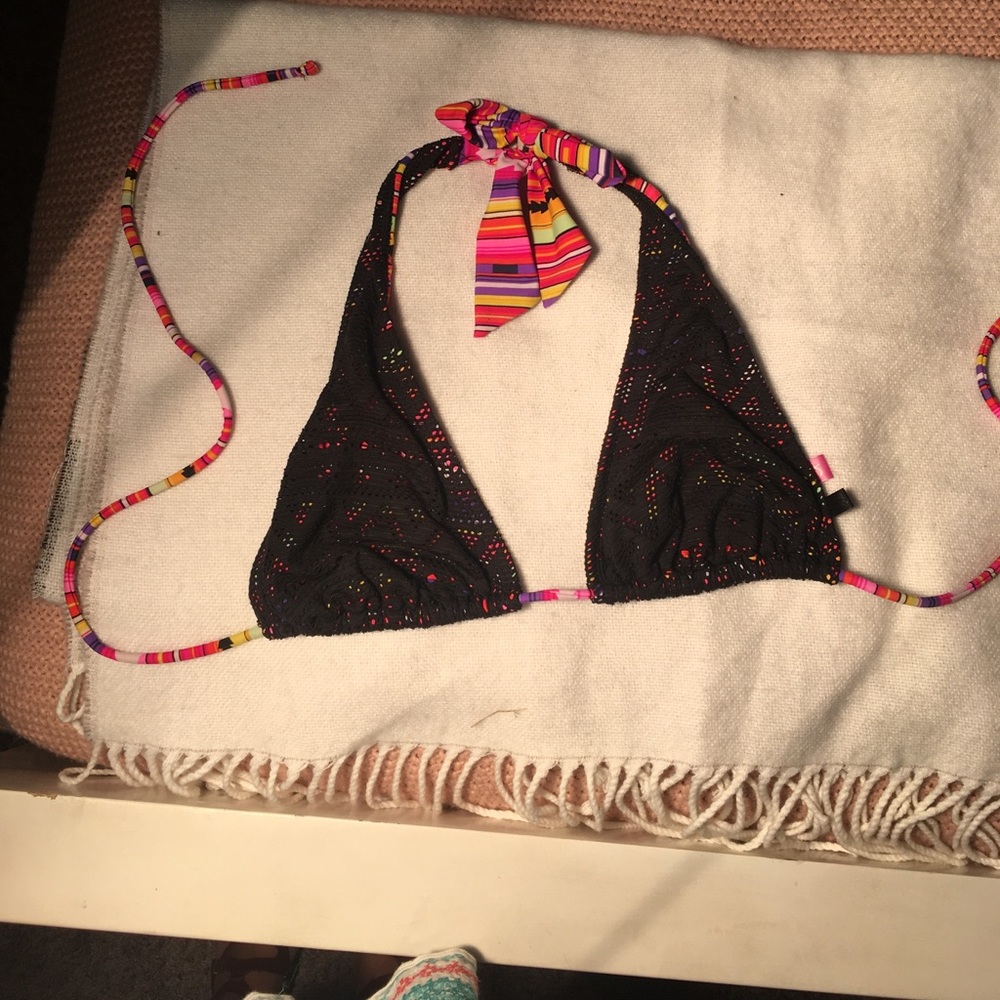 black peak a boo color bikini !!!