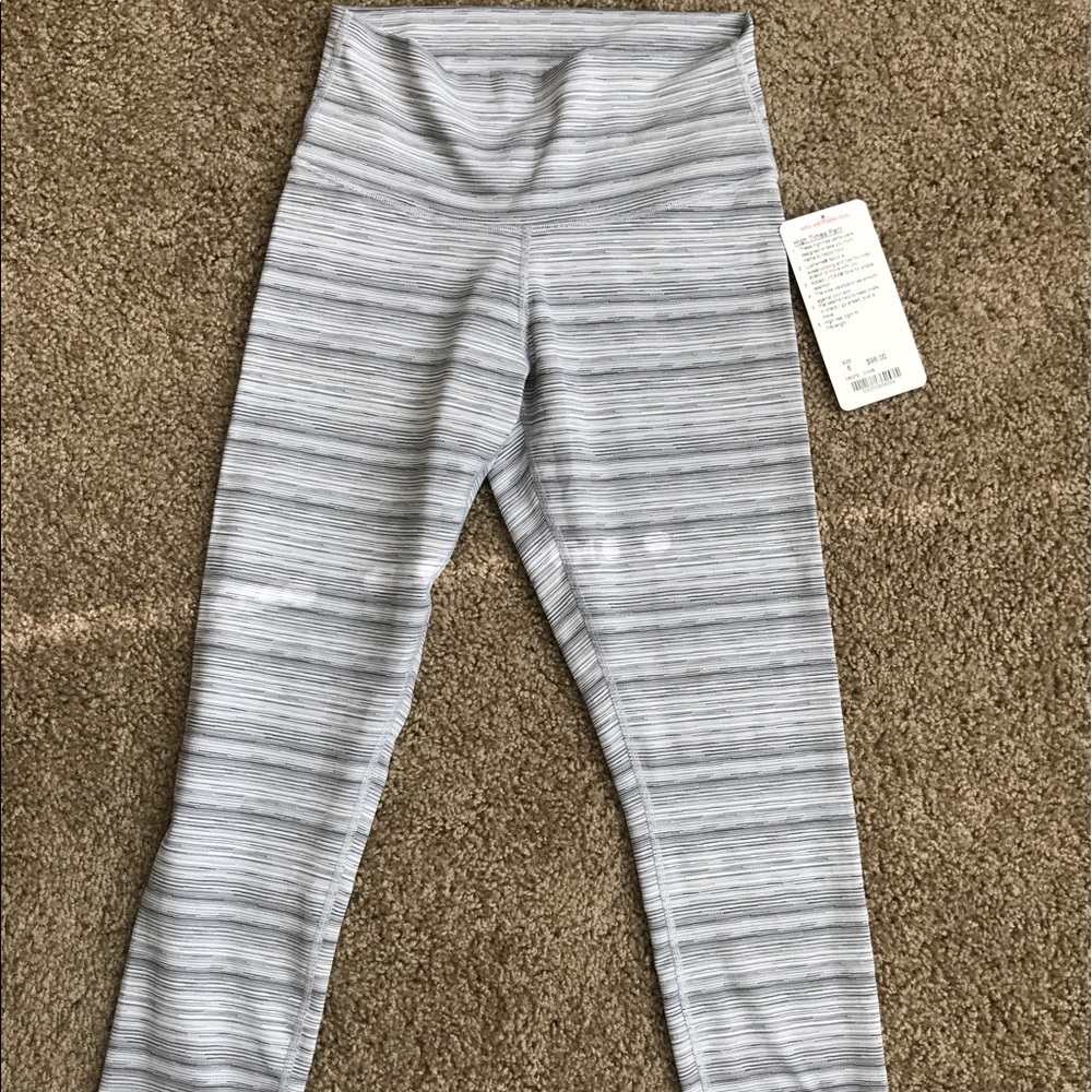 Lululemon high times Cyber striped silver fox NWT