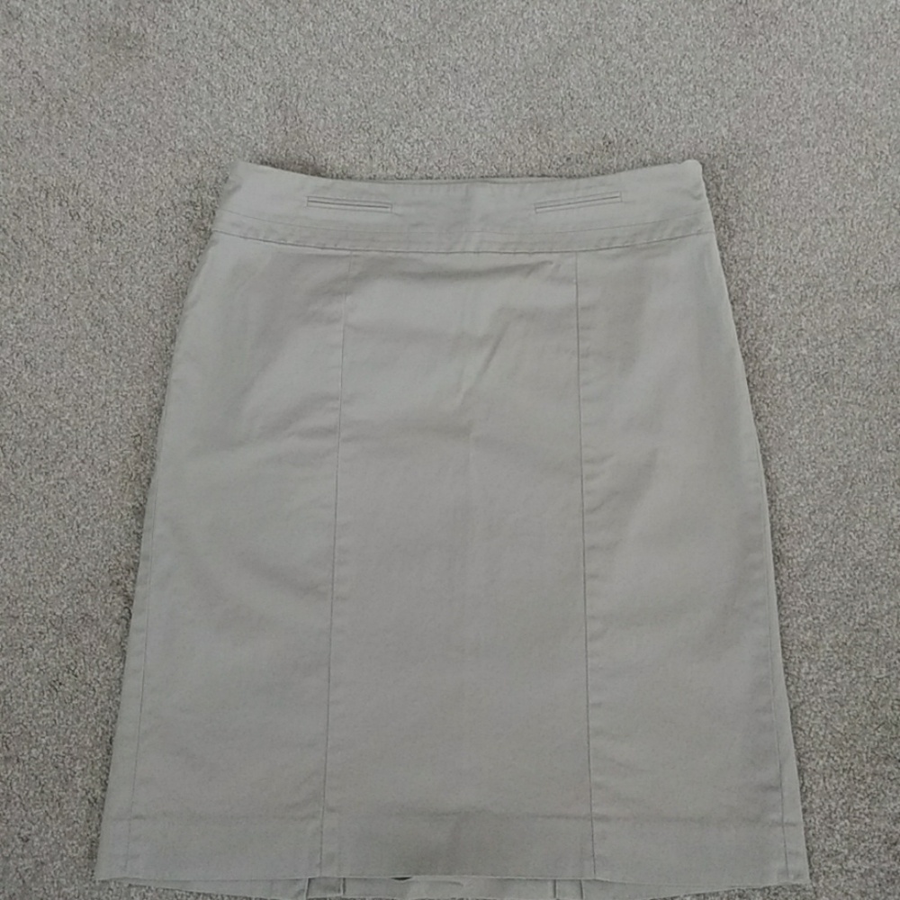 LOFT Pencil skirt