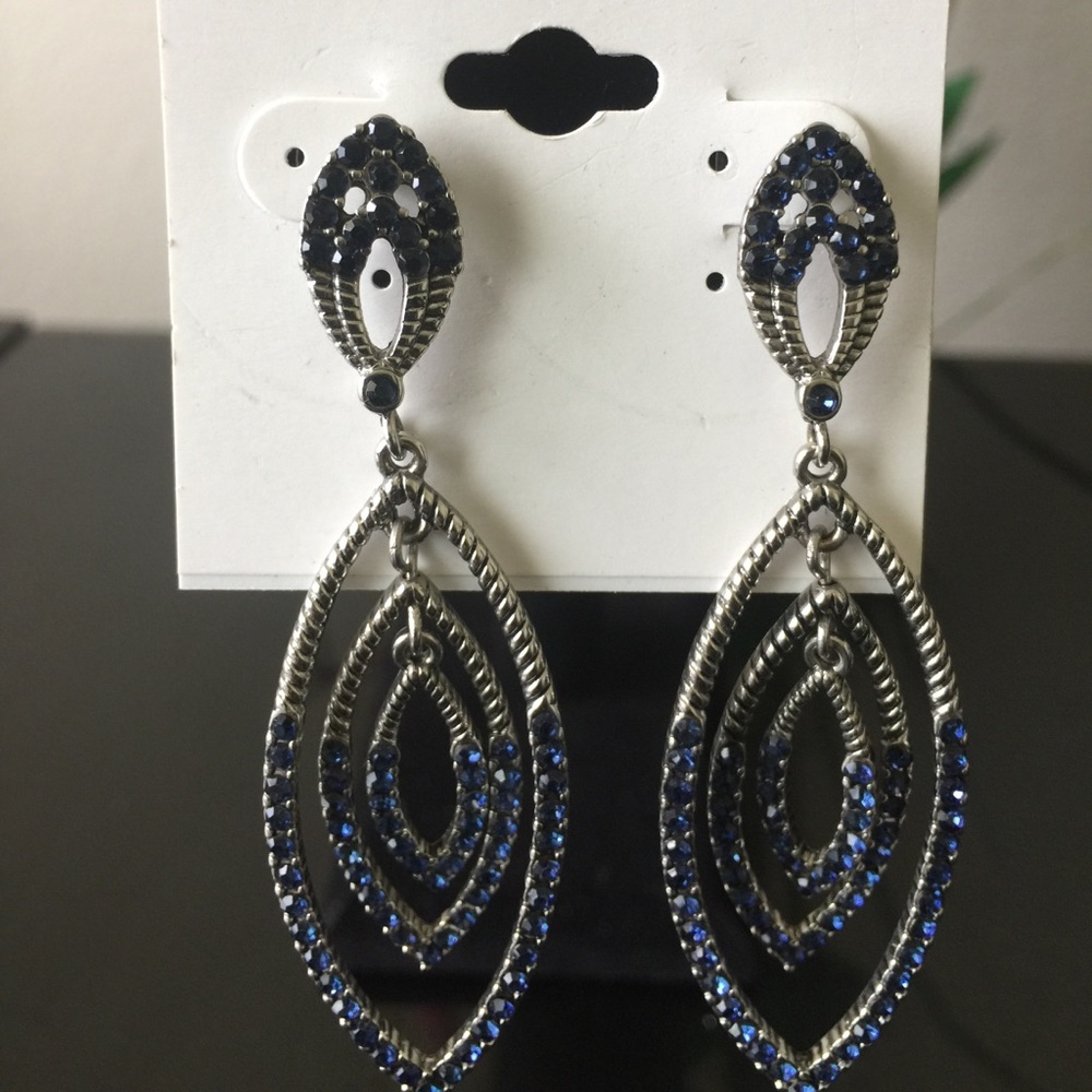 Earring - Picture 2 of 4