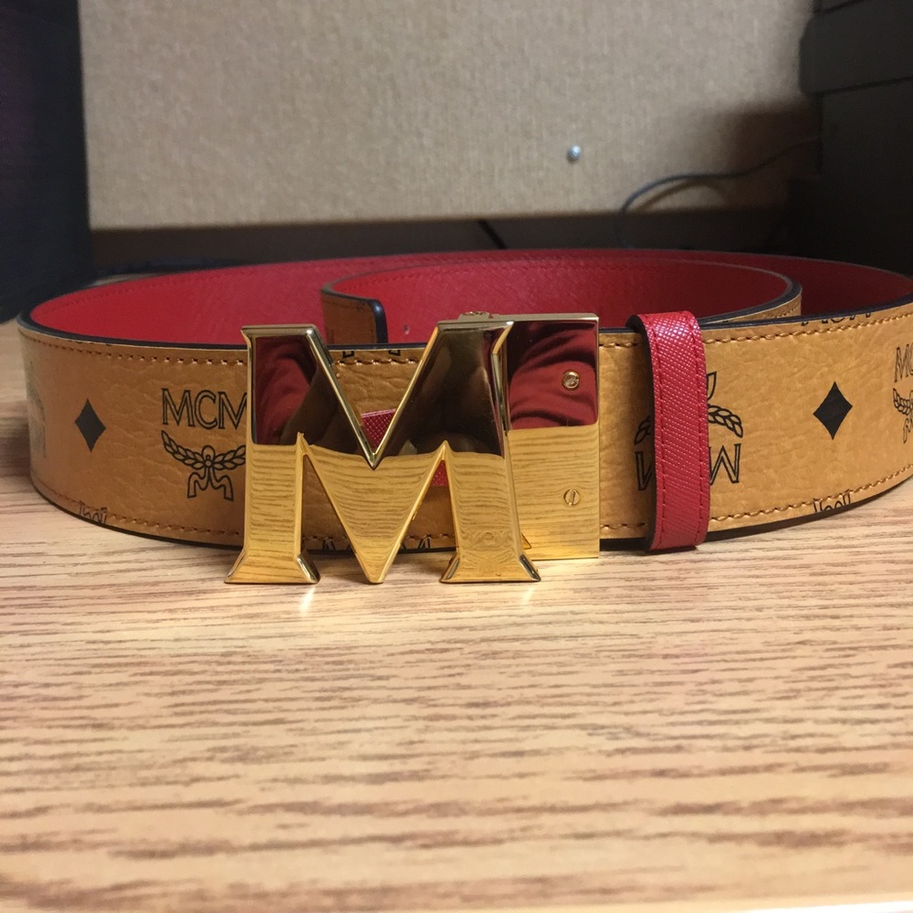 Reversible MCM belt