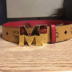Reversible MCM belt