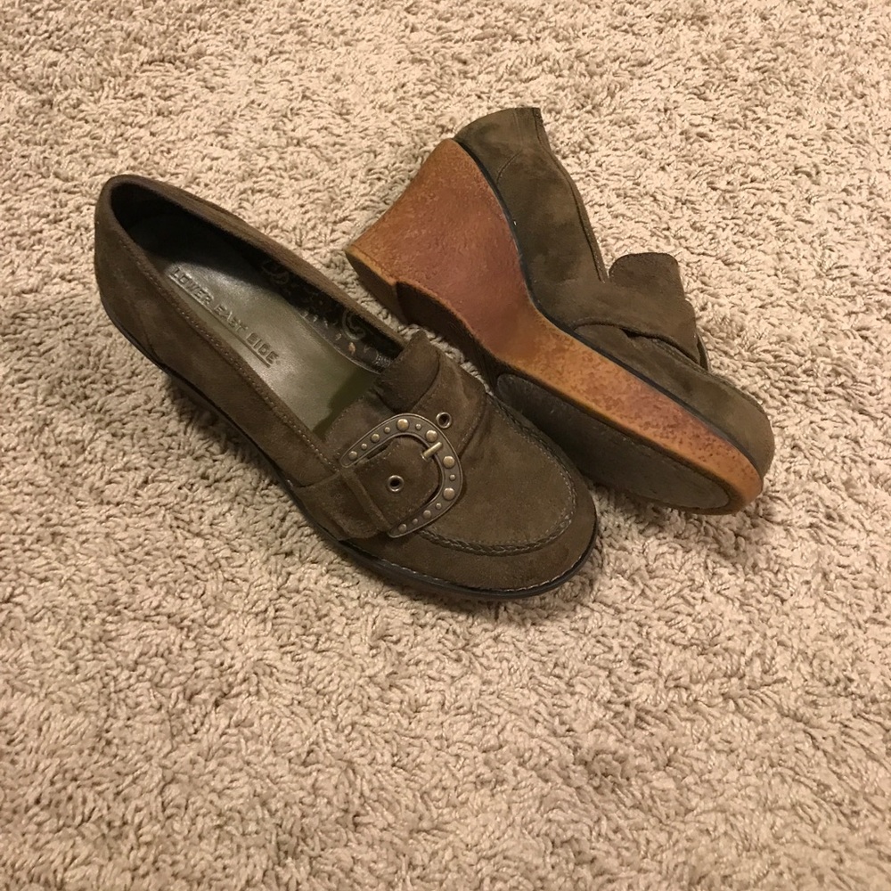 Suede brown wedge loafers