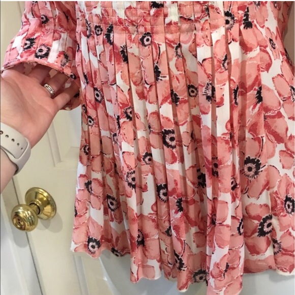 Ann Taylor Loft Beautiful Floral Pleated Blouse - Picture 3 of 4