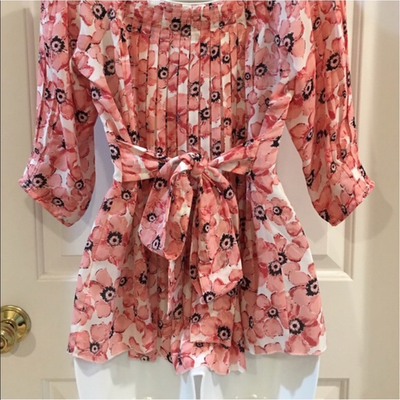 Ann Taylor Loft Beautiful Floral Pleated Blouse - Picture 4 of 4