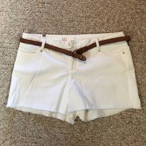 White shorts w/ brown belt!