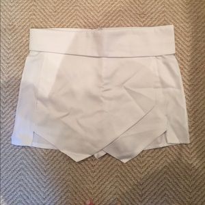 Asymetrical skort